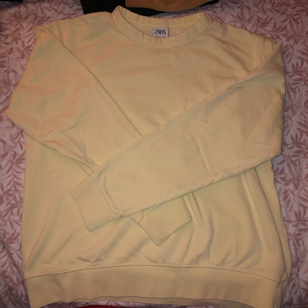 Zara Men’s Yellow Sweatshirt